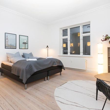 Come Stay In Aarhus - Close To Everything 4 People Buitenkant foto